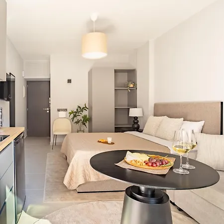 Apartment Ptolemeon 20, Apts & Center