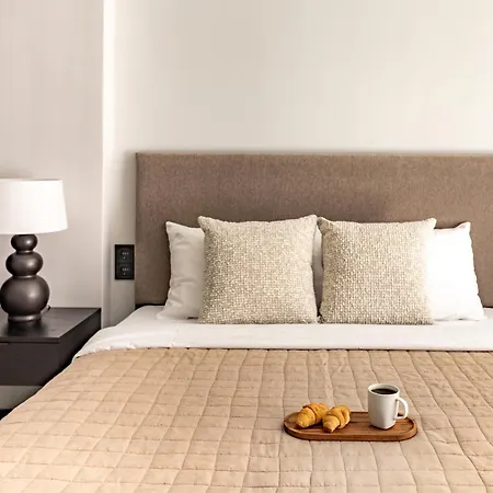 Ptolemeon 20, Apts & Center