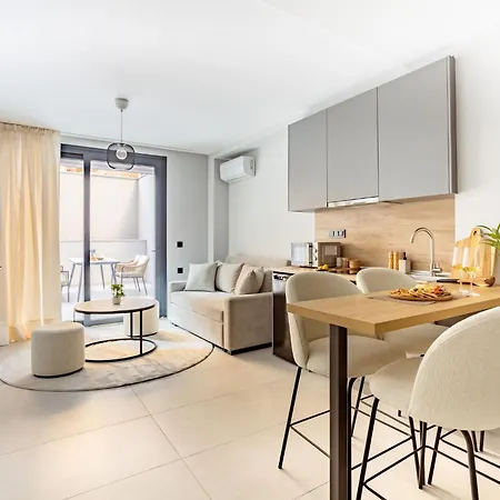 Ptolemeon 20, Apts & Center Apartment *