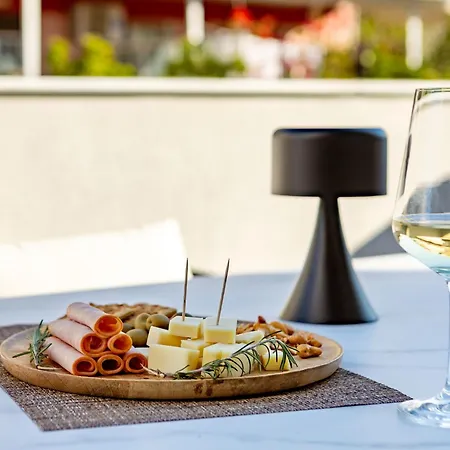 Ptolemeon 20, Apts & Center Lägenhet