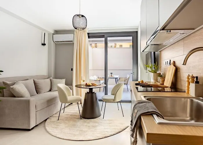 Ptolemeon 20, Apts & Center