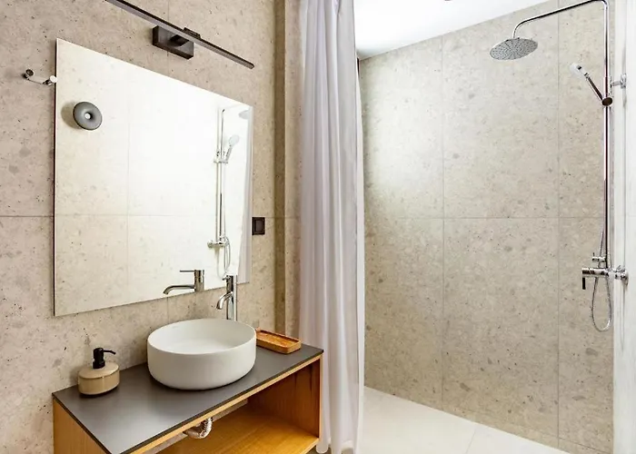 Ptolemeon 20, Apts & Center Soluň